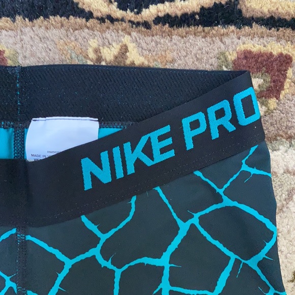 🍁Nike Pro Dri-Fit Traing Leggings 🍁 - Picture 2 of 7